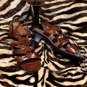 COPY - Women's SAS Size 10 T Strap Sandals